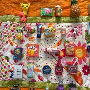 Disney Vibrant Playset with Assorted Figures and Accessories